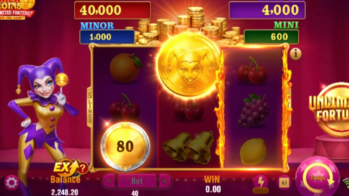 Interface do jogo Joker Coins Unlimited Fortune com símbolos de frutas e moedas brilhantes